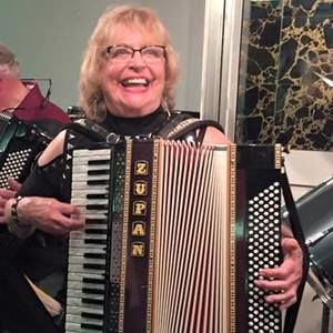 Meet your Posher, Joanie